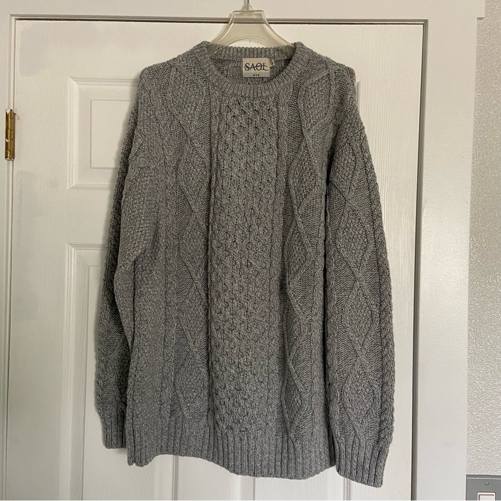 Saol men wool knitted crewneck sweater size large great condition